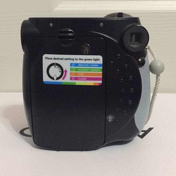 New Polaroid 300 Camera - Picture 3 of 4